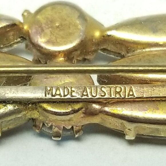 Vintage Made in Austria AB Rhinestone and Gold Brooch, Retro Estate Pin - Picture 3 of 6